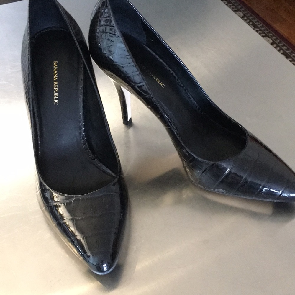 Banana Republic black alligator heels